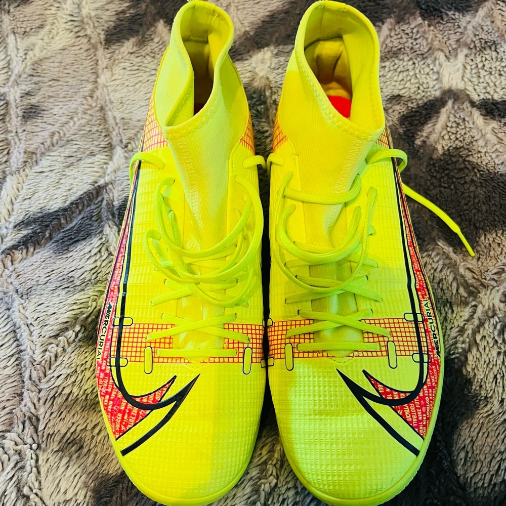 Men’s Nike indoor soccer shoes, like brand new